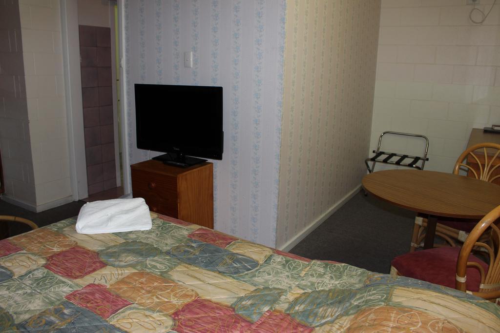 Island Motel Кінгскот Екстер'єр фото