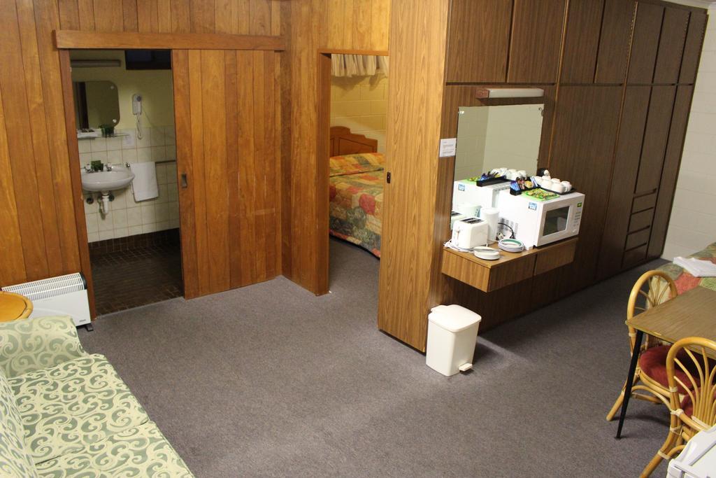 Island Motel Кінгскот Екстер'єр фото