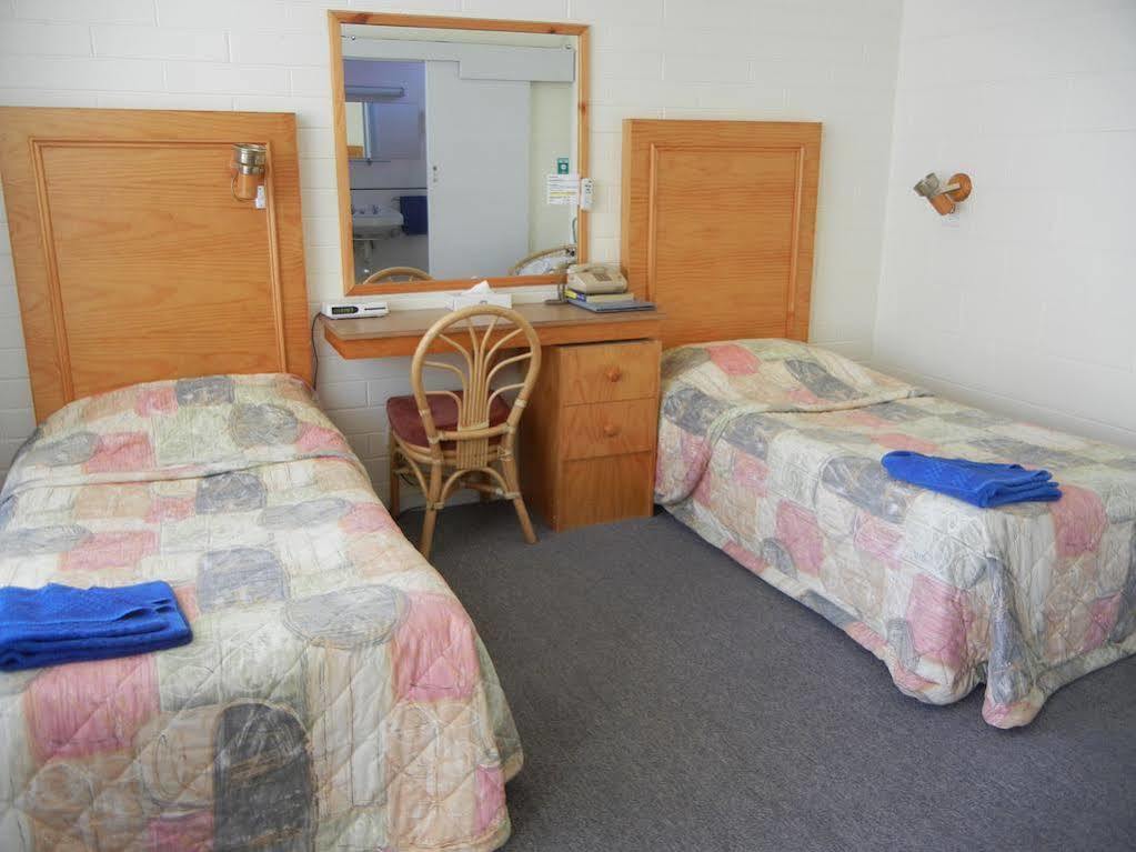 Island Motel Кінгскот Екстер'єр фото