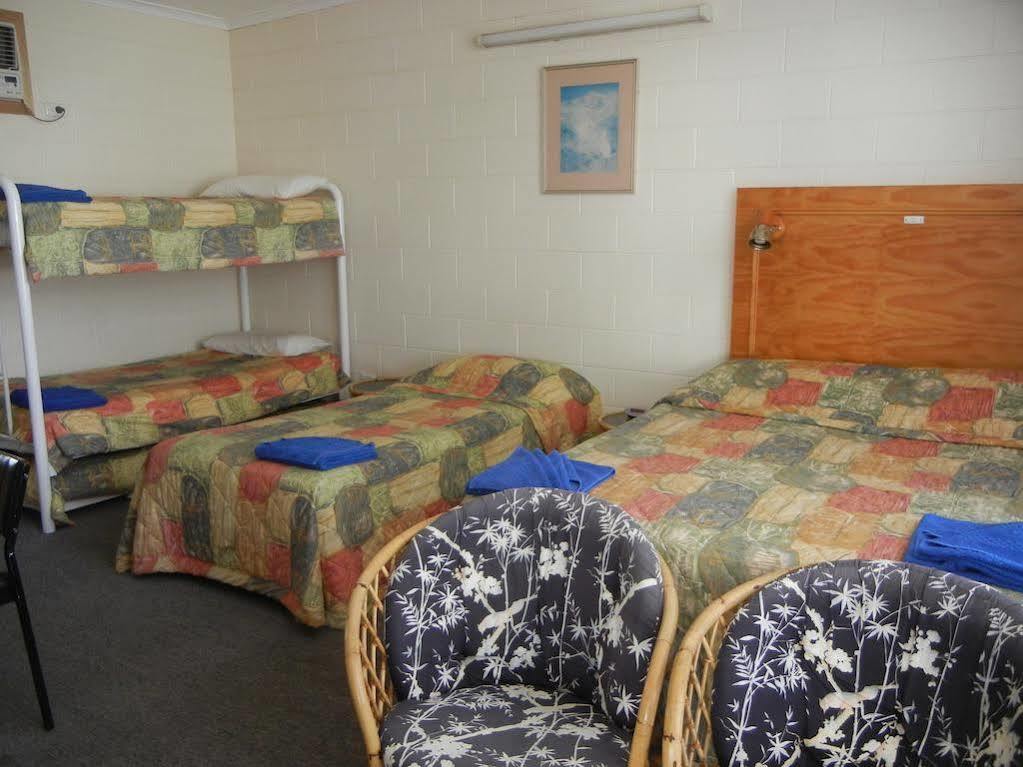 Island Motel Кінгскот Екстер'єр фото